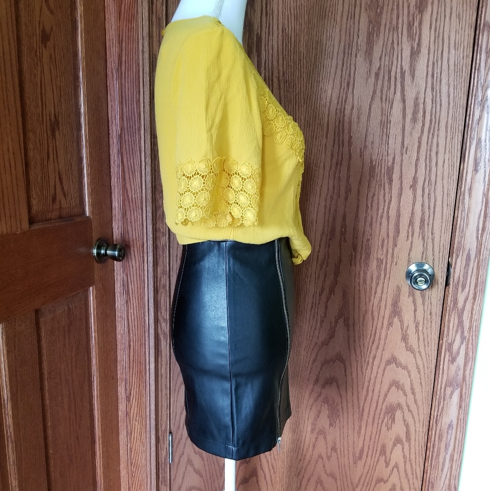 FOREVER  21 Faux Leather moto Skirt - Picture 4 of 8